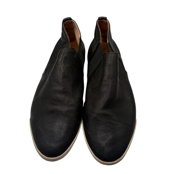 Frye Black Leather Slip On Flats Loafers Men’s Neutral Classic Preppy Minimal